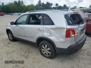 2011 Kia Sorento LX z VIN 5XYKTDA13BG115137, wystawiony jako Copart lot #59095065 z przebiegiem 263 537 mil mil oraz Czysty tytuł • Clean title. Historia ofert i sprzedaży dostępna na DreamBid. Obrazek 2.