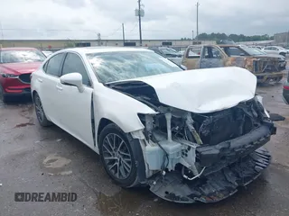 2018 Lexus ES 350 z VIN 58ABK1GG2JU106461, wystawiony jako IAAI lot #42147013 z przebiegiem 86 470 mil mil oraz . Historia ofert i sprzedaży dostępna na DreamBid. Obrazek 1.
