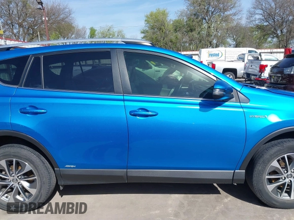 2016 Toyota RAV4 Hybrid XLE with VIN JTMRJREV5GD014170, listed as a IAAI auction lot 41822178 with 89,676 mi miles. Bid and sale history available at carsss.com. Image 13.