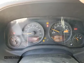 2014 Jeep Patriot Latitude z VIN 1C4NJRFB6ED817392, wystawiony jako Copart lot #52930055 z przebiegiem 126 813 mil mil oraz Szkoda całkowita • Salvage title. Historia ofert i sprzedaży dostępna na DreamBid. Obrazek 9.