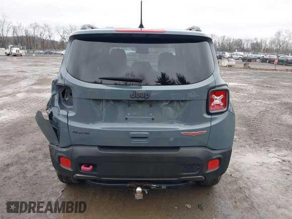 2018 Jeep Renegade Trailhawk with VIN ZACCJBCB4JPH63797, listed as a IAAI auction lot 41976767 with 111,628 mi miles. Bid and sale history available at carsss.com. Image 17.