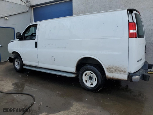 2022 GMC Savana Cargo Van with VIN 1GTW7AFP6N1221748, listed as a Copart auction lot 79254564 with 29,682 mi miles and Clean Title. Bid and sale history available at carsss.com. Image 2.