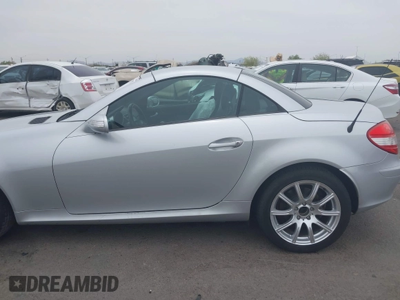 2006 Mercedes-Benz SLK 350 with VIN WDBWK56F66F096640, listed as a IAAI auction lot 42375574 with 88,657 mi miles and . Bid and sale history available at DreamBid. Image 14.