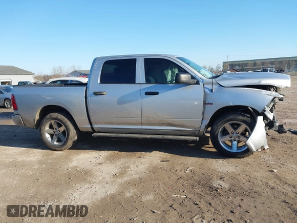 2017 Ram 1500 Express z VIN 3C6RR7KT1HG793157, wystawiony jako IAAI lot #41990661 z przebiegiem 92 038 mil mil oraz . Historia ofert i sprzedaży dostępna na DreamBid. Obrazek 13.