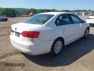 2012 Volkswagen Jetta SE with VIN 3VWDP7AJ0CM306577, listed as a IAAI auction lot 42585620 with 235,667 mi miles and . Bid and sale history available at DreamBid. Image 4.
