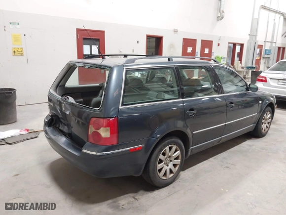 2003 Volkswagen Passat GLS with VIN WVWVD63B63E368748, listed as a IAAI auction lot 42022512 with 130,038 mi miles. Bid and sale history available at carsss.com. Image 4.