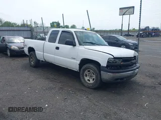 2000 Chevrolet Silverado 1500 LS with VIN 1GCEK19V6YZ195632, listed as a IAAI auction lot 41961207 with 165,124 mi miles. Bid and sale history available at carsss.com. Image 1.
