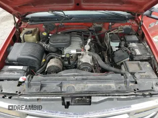 1996 Chevrolet Silverado 3500 HD with VIN 1GBJC34JXTE230253, listed as a Copart auction lot 72327094 with 253,737 mi miles and Salvage Title. Bid and sale history available at carsss.com. Image 7.