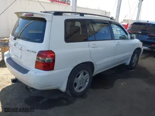 2006 Toyota Highlander w/3rd Row with VIN JTEDP21A360101571, listed as a IAAI auction lot 42019659 with 321,728 mi miles. Bid and sale history available at carsss.com. Image 4.