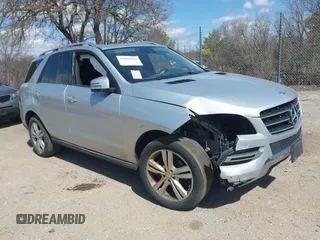 2014 Mercedes-Benz M 350 z VIN 4JGDA5HB8EA425755, wystawiony jako IAAI lot #42016364 z przebiegiem 119 002 mil mil oraz . Historia ofert i sprzedaży dostępna na DreamBid. Obrazek 1.