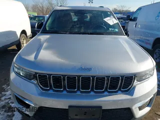 2023 Jeep Grand Cherokee Limited z VIN 1C4RJHBG4PC586661, wystawiony jako IAAI lot #41069064 z przebiegiem 22 209 mil mil oraz . Historia ofert i sprzedaży dostępna na DreamBid. Obrazek 12.