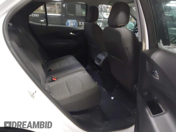 2018 Chevrolet Equinox LT with VIN 2GNAXSEV8J6252031, listed as a IAAI auction lot 41251068 with 124,361 mi miles. Bid and sale history available at carsss.com. Image 8.