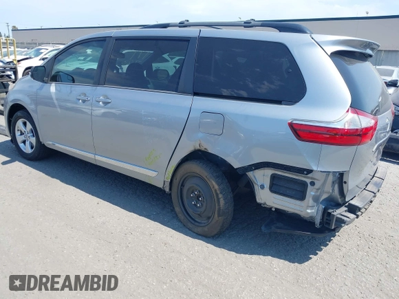 2017 Toyota Sienna LE Auto Access Seat z VIN 5TDKZ3DC9HS841120, wystawiony jako IAAI lot #42755500 z przebiegiem 65 952 mil mil oraz . Historia ofert i sprzedaży dostępna na DreamBid. Obrazek 3.