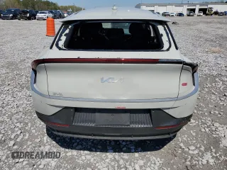 2024 Kia EV6 Light Long Range z VIN KNDC34LAXR5218298, wystawiony jako Copart lot #50439705 z przebiegiem 8 036 mil mil oraz Szkoda całkowita • Salvage title. Historia ofert i sprzedaży dostępna na DreamBid. Obrazek 6.