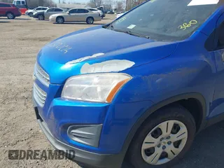2016 Chevrolet Trax LS with VIN KL7CJKSB6GB609688, listed as a IAAI auction lot 41767569 with 86,315 mi miles. Bid and sale history available at carsss.com. Image 6.