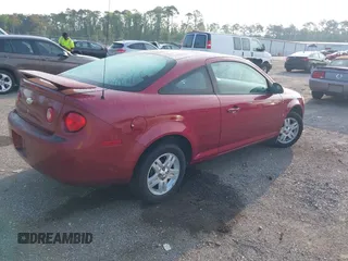 2007 Chevrolet Cobalt LT z VIN 1G1AL15F177407821, wystawiony jako IAAI lot #42418260 z przebiegiem 117 798 mil mil oraz . Historia ofert i sprzedaży dostępna na DreamBid. Obrazek 4.