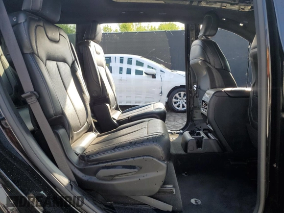 2024 Jeep Grand Cherokee Limited z VIN 1C4RJKBG7R8602757, wystawiony jako Copart lot #57035185 z przebiegiem Nie podano mil oraz Nie do naprawy • Non repairable. Historia ofert i sprzedaży dostępna na DreamBid. Obrazek 11.