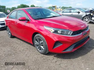 2023 Kia Forte LXS z VIN 3KPF24AD8PE504553, wystawiony jako IAAI lot #42322187 z przebiegiem 20 167 mil mil oraz . Historia ofert i sprzedaży dostępna na DreamBid. Obrazek 1.