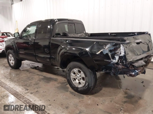 2013 Toyota Tacoma with VIN 5TFUU4EN4DX076111, listed as a IAAI auction lot 42068015 with 152,837 mi miles and . Bid and sale history available at DreamBid. Image 3.