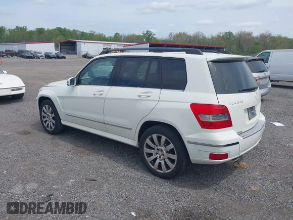 2011 Mercedes-Benz GLK 350 with VIN WDCGG8HB0BF566328, listed as a IAAI auction lot 42126696 with 149,824 mi miles and . Bid and sale history available at carsss.com. Image 3.