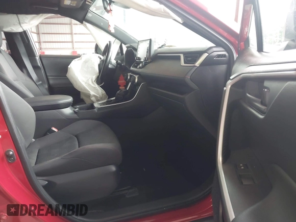 2021 Toyota RAV4 SE with VIN JTMAB3FV8MD044152, listed as a IAAI auction lot 42521714 with 142,710 mi miles and . Bid and sale history available at DreamBid. Image 5.