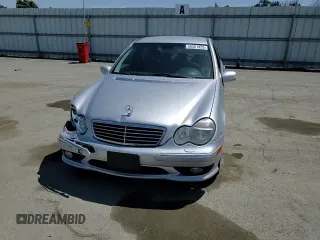 2002 Mercedes-Benz C z VIN WDBRF65JX2F142932, wystawiony jako Copart lot #56561925 z przebiegiem 191 142 mil mil oraz Szkoda całkowita • Salvage title. Historia ofert i sprzedaży dostępna na DreamBid. Obrazek 13.