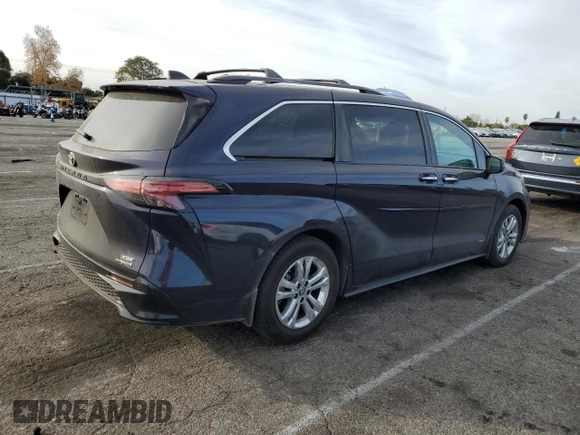 2021 Toyota Sienna XSE with VIN 5TDDSKFC6MS018241, listed as a Copart auction lot 89412525 with 34,294 mi miles and Salvage Title. Bid and sale history available at carsss.com. Image 3.