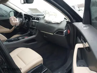 2018 Jaguar F-PACE 25t Premium with VIN SADCJ2FX0JA293960, listed as a IAAI auction lot 41099021 with 76,916 mi miles. Bid and sale history available at carsss.com. Image 5.
