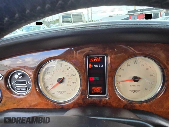 2001 Bentley Arnage with VIN SCBLC31E91CX06337, listed as a Copart auction lot 51250285 with 51,938 mi miles and Clean Title. Bid and sale history available at DreamBid. Image 8.
