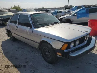 1982 BMW 3 Series z VIN WBAAG3307C8378560, wystawiony jako Copart lot #83790224 z przebiegiem 83 004 mil mil oraz Tytuł czysty. Historia ofert i sprzedaży dostępna na DreamBid. Obrazek 4.