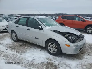 2001 Ford Focus SE with VIN 1FAFP34311W117795, listed as a Copart auction lot 44919825 with 198,412 mi miles and Salvage Title. Bid and sale history available at carsss.com. Image 4.
