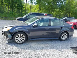 2011 Subaru Legacy Limited Power Moon z VIN 4S3BMBK67B3237225, wystawiony jako IAAI lot #42579944 z przebiegiem 104 186 mil mil oraz . Historia ofert i sprzedaży dostępna na DreamBid. Obrazek 14.