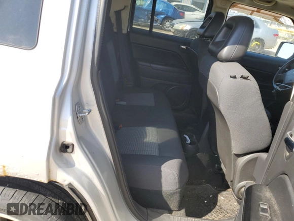 2009 Jeep Patriot Sport with VIN 1J8FT28B59D126503, listed as a Copart auction lot 48994695 with 167,804 mi miles and Salvage Title. Bid and sale history available at DreamBid. Image 10.