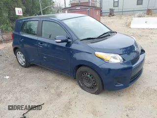 2008 Scion xD z VIN JTKKU10428J031951, wystawiony jako IAAI lot #42173660 z przebiegiem 127 049 mil mil oraz . Historia ofert i sprzedaży dostępna na DreamBid. Obrazek 1.
