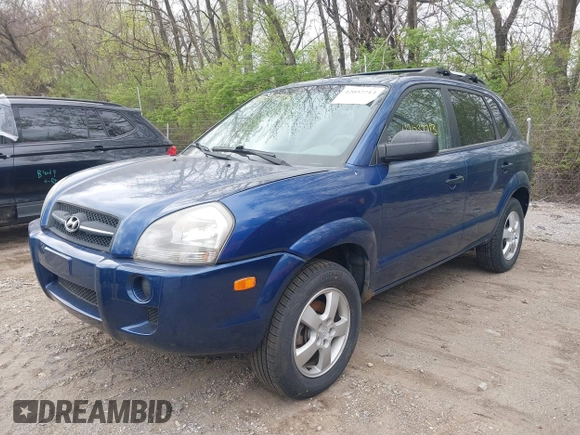 2007 Hyundai Tucson GLS with VIN KM8JM12B37U504070, listed as a IAAI auction lot 42037713 with 118,102 mi miles. Bid and sale history available at carsss.com. Image 2.