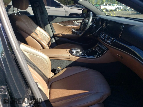 2017 Mercedes-Benz E-Class E 300 Luxury with VIN WDDZF4KB1HA053166, listed as a Copart auction lot 60332802 with 59,835 mi miles. Bid and sale history available at carsss.com. Image 5.