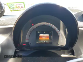 2016 Smart fortwo Passion z VIN WMEFJ5DA6GK064695, wystawiony jako Copart lot #53528315 z przebiegiem 53 508 mil mil oraz Szkody całkowita. Historia ofert i sprzedaży dostępna na DreamBid. Obrazek 9.