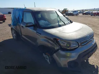 2017 Kia Soul with VIN KNDJN2A25H7466253, listed as a IAAI auction lot 41816240 with 180,622 mi miles. Bid and sale history available at carsss.com. Image 1.
