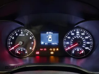 2019 Kia Optima LX z VIN 5XXGT4L37KG315026, wystawiony jako IAAI lot #42050820 z przebiegiem 148 579 mil mil oraz . Historia ofert i sprzedaży dostępna na DreamBid. Obrazek 7.