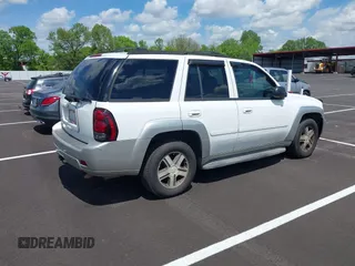 2007 Chevrolet TrailBlazer LS with VIN 1GNDS13S672109003, listed as a IAAI auction lot 42025834 with 270,929 mi miles and . Bid and sale history available at DreamBid. Image 4.