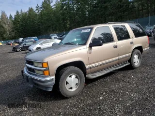 1996 Chevrolet Tahoe z VIN 1GNEK13R5TJ420715, wystawiony jako Copart lot #48997145 z przebiegiem 303 588 mil mil oraz Szkoda całkowita • Salvage title. Historia ofert i sprzedaży dostępna na DreamBid. Obrazek 1.