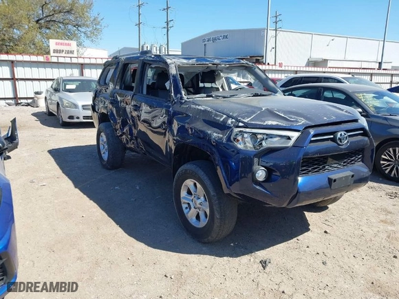 2020 Toyota 4Runner SR5 with VIN JTEBU5JR0L5830326, listed as a IAAI auction lot 41814118 with 71,270 mi miles. Bid and sale history available at carsss.com. Image 1.
