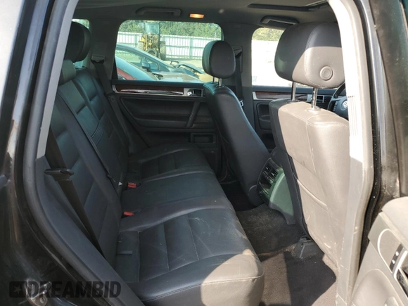 2010 Volkswagen Touareg VR6 with VIN WVGBF7A9XAD001790, listed as a Copart auction lot 70806534 with 90,103 mi miles and Salvage Title. Bid and sale history available at DreamBid. Image 10.