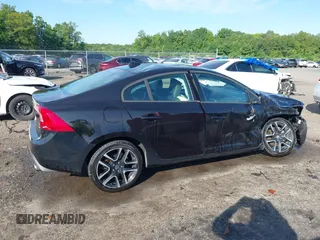 2017 Volvo S60 Dynamic z VIN YV140MTL2H2437104, wystawiony jako IAAI lot #42398891 z przebiegiem 78 162 mil mil oraz . Historia ofert i sprzedaży dostępna na DreamBid. Obrazek 13.