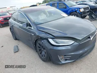 2018 Tesla Model X 75D with VIN 5YJXCDE21JF139712, listed as a IAAI auction lot 41905326 with Not Provided miles and . Bid and sale history available at carsss.com. Image 6.