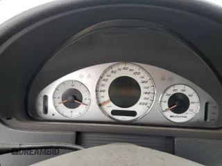 2006 Mercedes-Benz CLK 55 AMG with VIN WDBTK76G26T064728, listed as a Copart auction lot 71560014 with Not Provided miles and Salvage Title. Bid and sale history available at carsss.com. Image 9.
