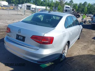 2015 Volkswagen Jetta SE с VIN 3VWD17AJ4FM323906, выставлен на аукционе IAAI как лот 42543996 с пробегом 88 382 миль миль и . История ставок и продаж доступна на DreamBid. Изображение 4.