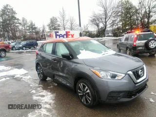 2019 Nissan Kicks SV z VIN 3N1CP5CU3KL543159, wystawiony jako IAAI lot #41485737 z przebiegiem 93 656 mil mil oraz . Historia ofert i sprzedaży dostępna na DreamBid. Obrazek 6.