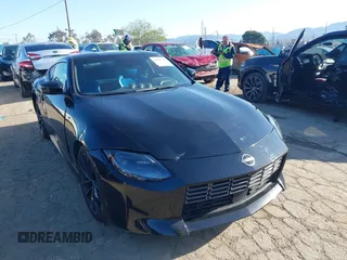 2023 Nissan Z Performance с VIN JN1BZ4BH1PM311774, выставлен на аукционе IAAI как лот 41818187 с пробегом 25 438 миль миль и . История ставок и продаж доступна на DreamBid. Изображение 1.
