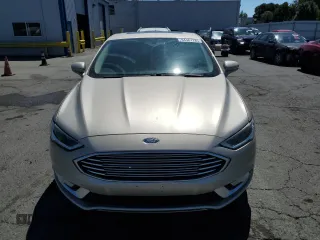 2017 Ford Fusion SE with VIN 3FA6P0HD3HR189967, listed as a Copart auction lot 64481785 with 130,230 mi miles and Clean title. Bid and sale history available at DreamBid. Image 5.